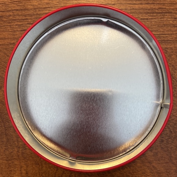 NWOT Coca Cola Collectable Tin. - Picture 8 of 8